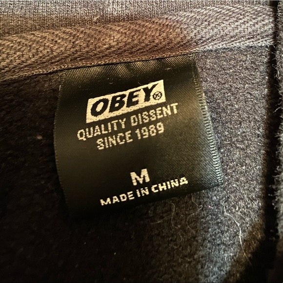 Obey rose and spider hoodie. - Picture 4 of 4